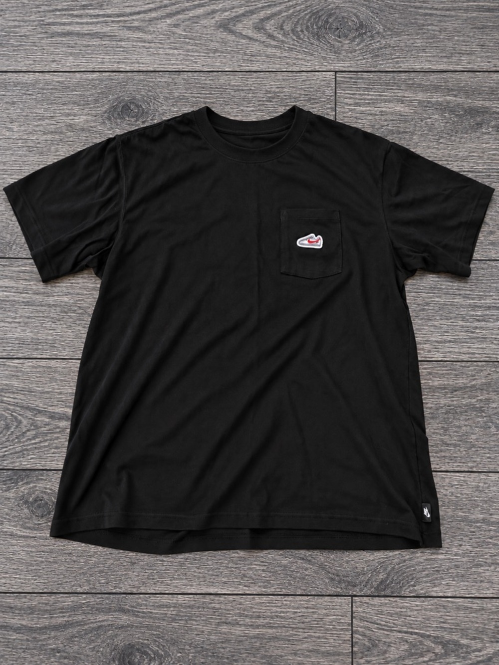 Nike The Nike Tee Black Loose Fit Pocket T-Shirt Men’s Size M